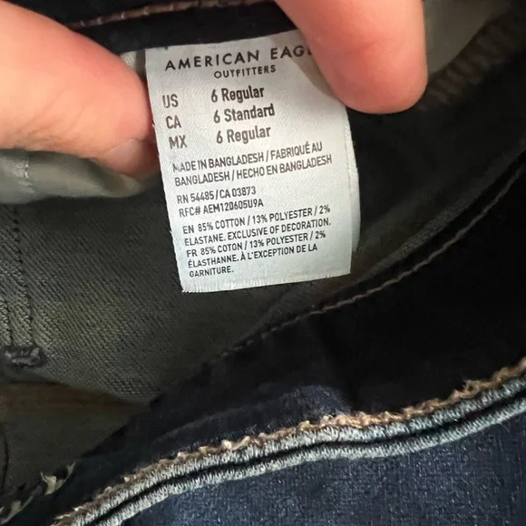 American Eagle Outfitters Dark Blue Women's Skinny Jeans - Picture 9 of 9